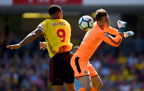 他的表现受 他的表现受