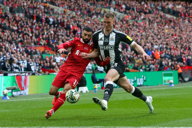 意甲：五轮不败 罗马队3-1热那亚队.